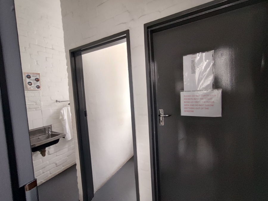 To Let Commercial Property for Rent in Maitland Western Cape